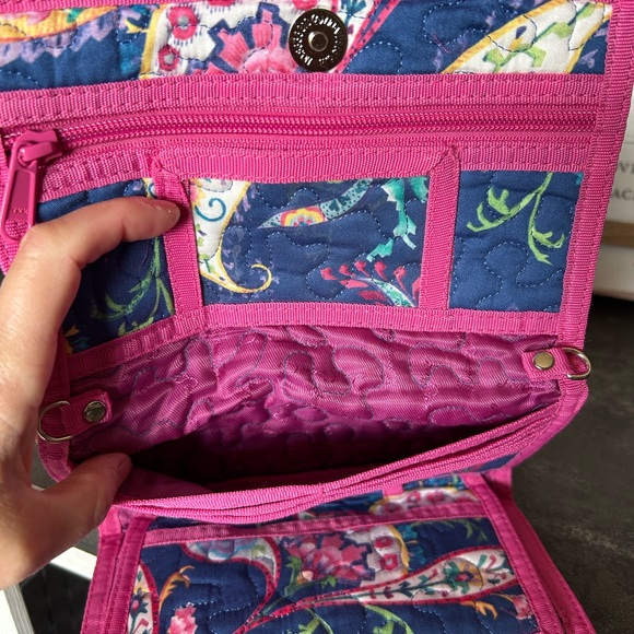 Crossbody - Picture 5 of 6